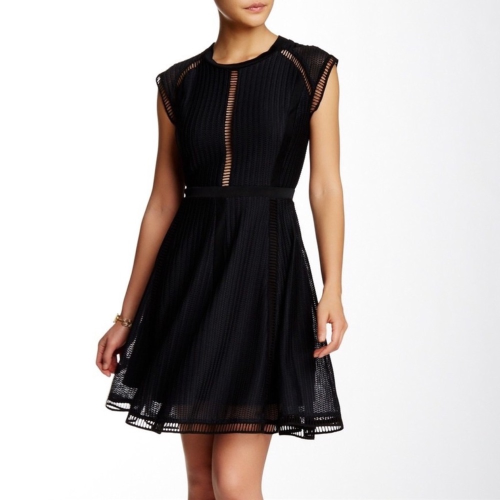 Stella and Jamie Exo dress black S